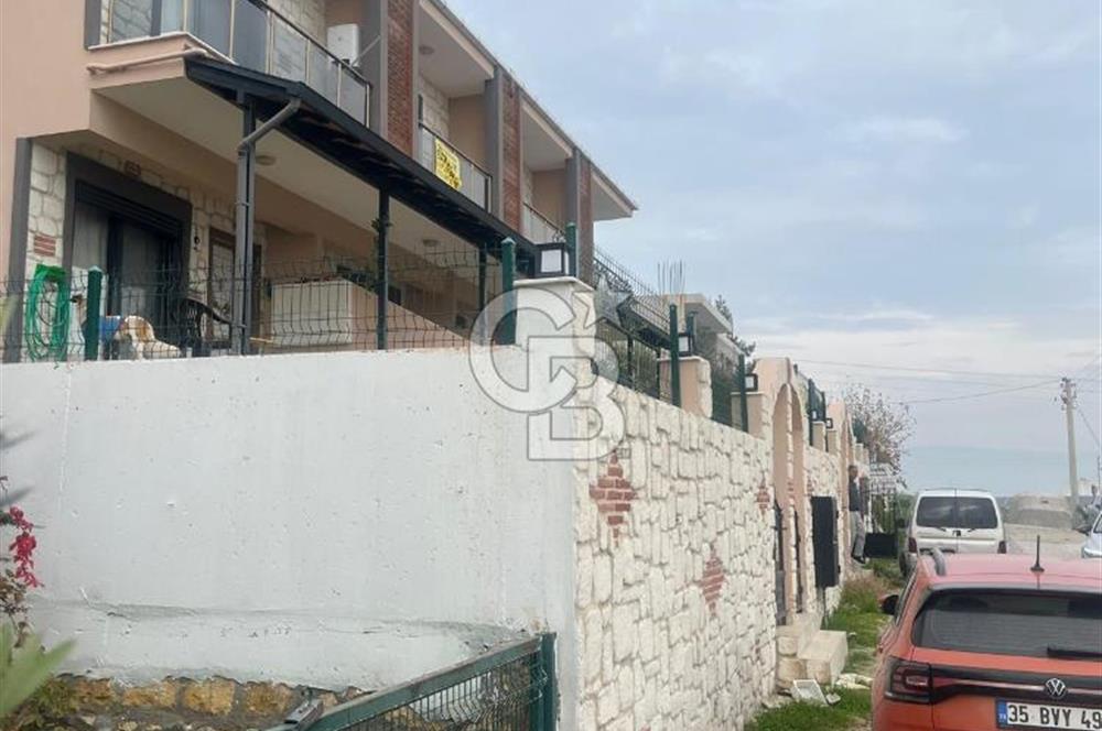 izmir Eskifoça Kazımdirik'de Yılın son fırsatı Köşe Dubleks Villa