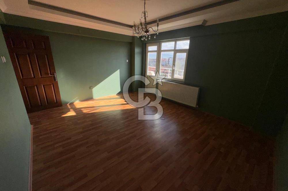 Kuzey Terminali Yol Üstü 145m2 4+1 Daire