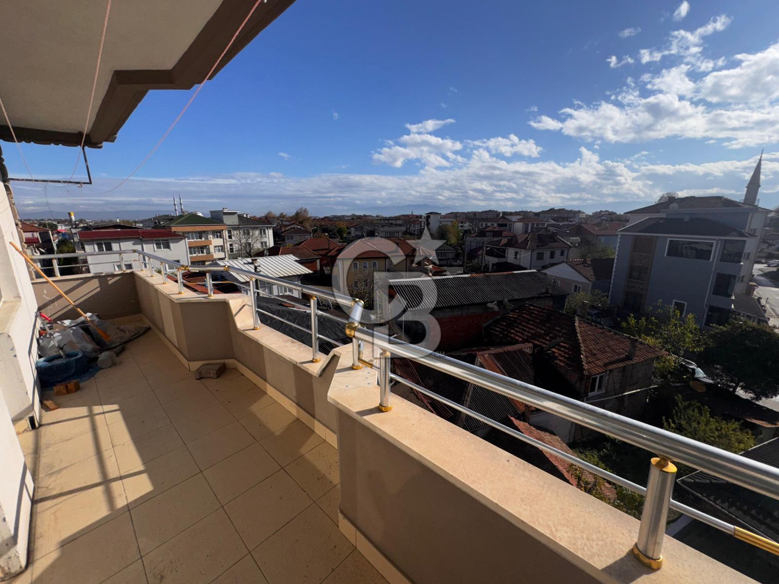 Kuzey Terminali Yol Üstü 145m2 4+1 Daire