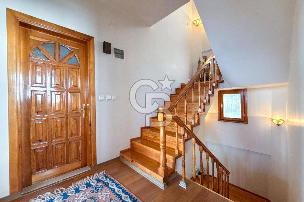 Önü Kapanmaz Deniz Manzaralı Köşe Parsel Satılık Müstakil Villa