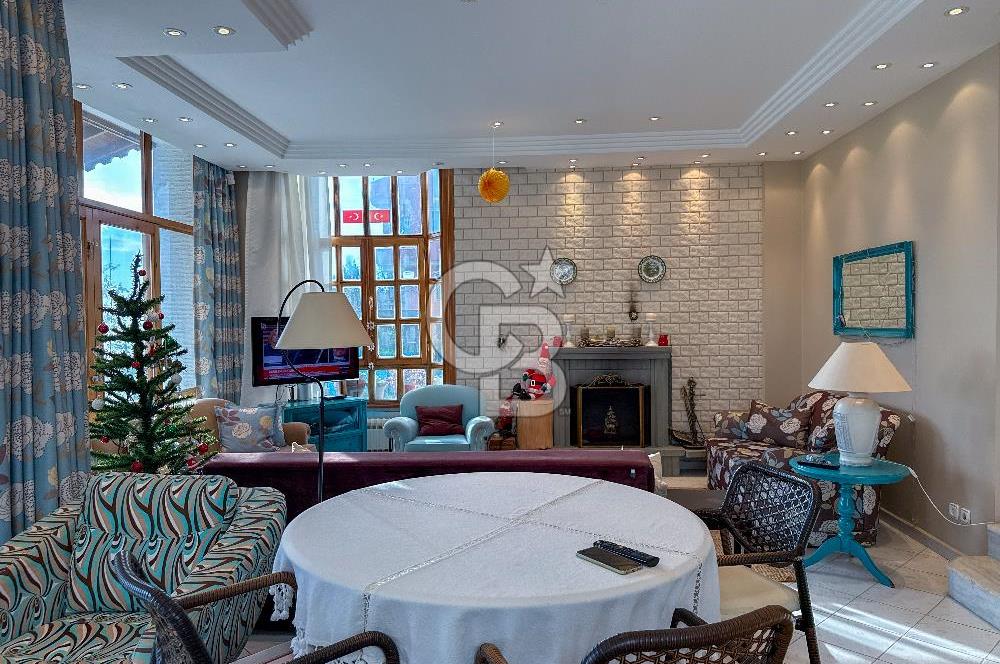 Önü Kapanmaz Deniz Manzaralı Köşe Parsel Satılık Müstakil Villa