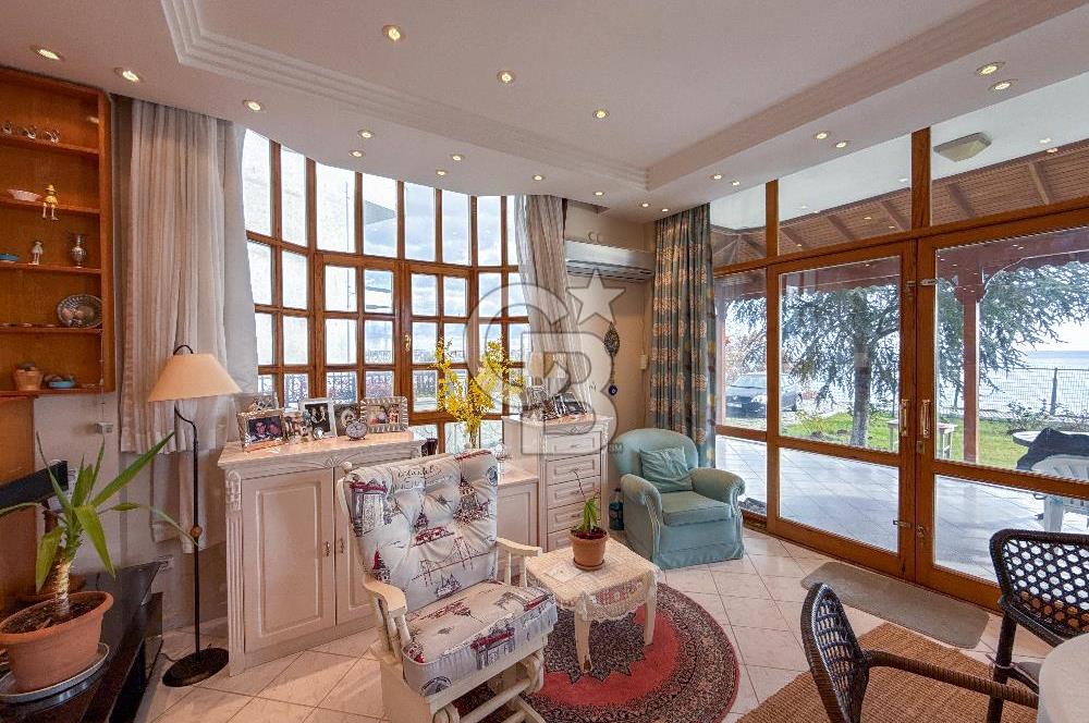 Önü Kapanmaz Deniz Manzaralı Köşe Parsel Satılık Müstakil Villa