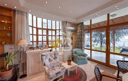 Önü Kapanmaz Deniz Manzaralı Köşe Parsel Satılık Müstakil Villa