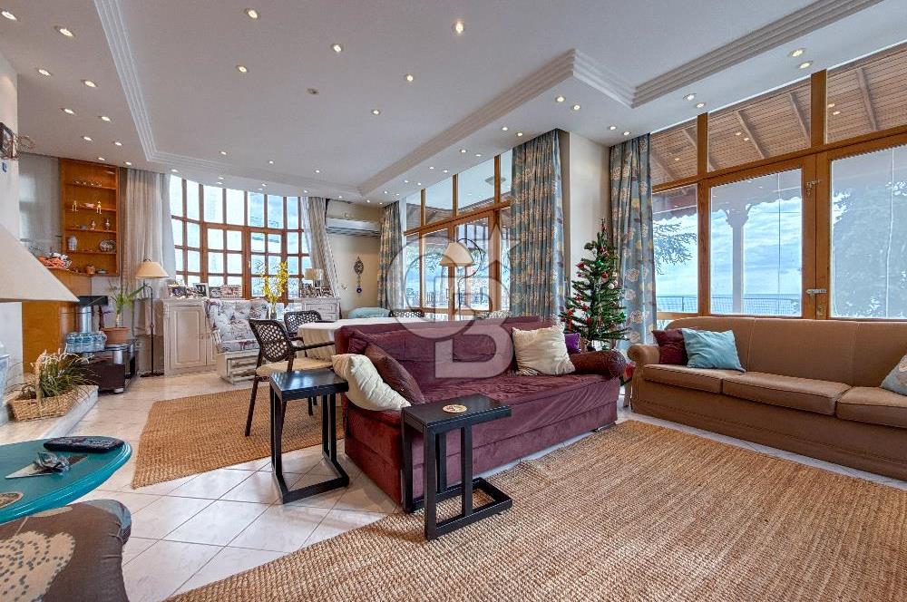 Önü Kapanmaz Deniz Manzaralı Köşe Parsel Satılık Müstakil Villa