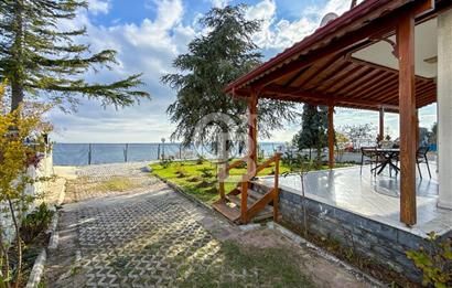 Önü Kapanmaz Deniz Manzaralı Köşe Parsel Satılık Müstakil Villa