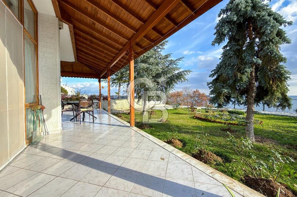 Önü Kapanmaz Deniz Manzaralı Köşe Parsel Satılık Müstakil Villa