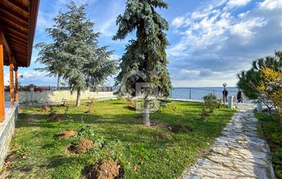 Önü Kapanmaz Deniz Manzaralı Köşe Parsel Satılık Müstakil Villa