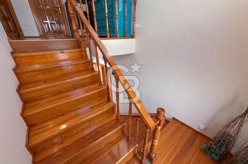 Önü Kapanmaz Deniz Manzaralı Köşe Parsel Satılık Müstakil Villa