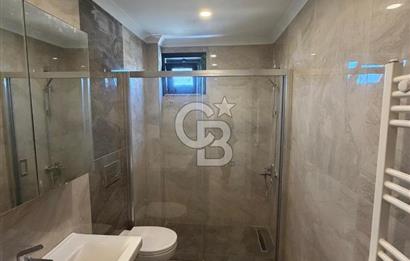 KADIKÖY/ MERDİVENKÖY'DE CADDE ÜZERİ, SATILIK SIFIR 3+1 DAİRE