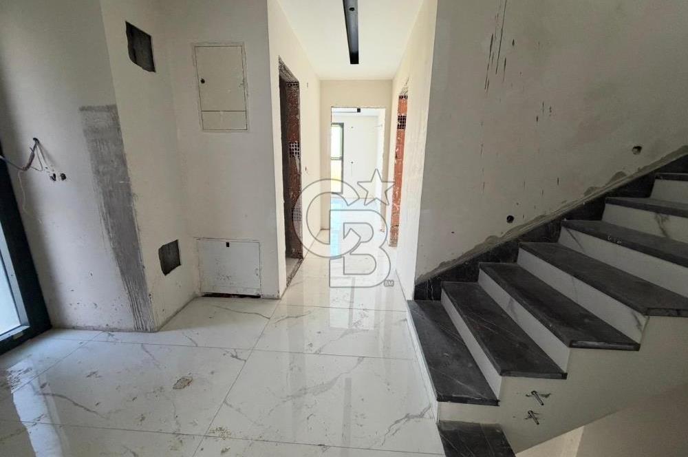 Menemen Göktepe'de 6+1 Özel Havuzlu Villa Güvenlikli Site Ramsa Adım Göktepe