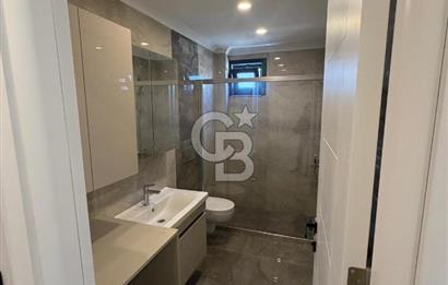 KADIKÖY/ MERDİVENKÖY'DE CADDE ÜZERİ, SATILIK SIFIR 3+1 DAİRE