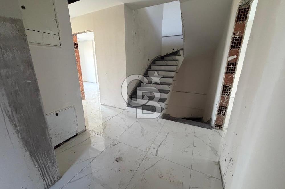 Menemen Göktepe'de 6+1 Özel Havuzlu Villa Güvenlikli Site Ramsa Adım Göktepe