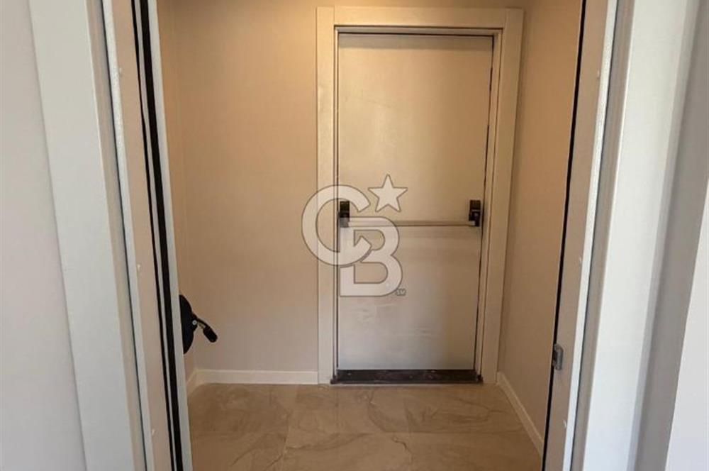 KADIKÖY/ MERDİVENKÖY'DE CADDE ÜZERİ, SATILIK SIFIR 3+1 DAİRE