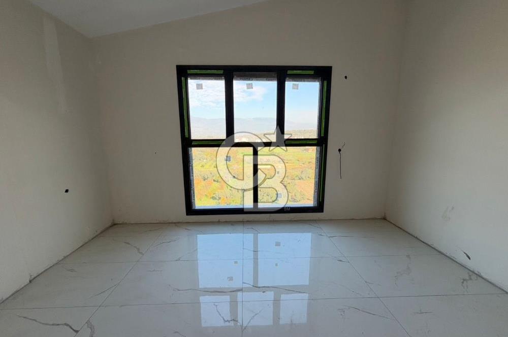 Menemen Göktepe'de 6+1 Özel Havuzlu Villa Güvenlikli Site Ramsa Adım Göktepe