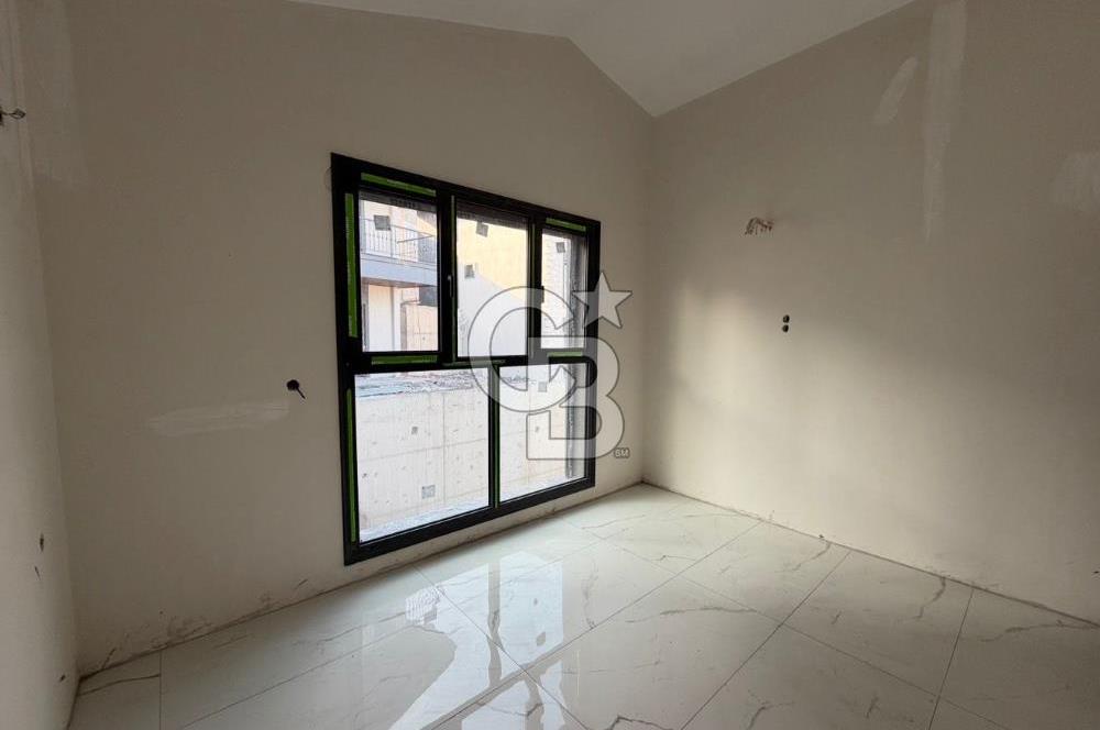 Menemen Göktepe'de 6+1 Özel Havuzlu Villa Güvenlikli Site Ramsa Adım Göktepe