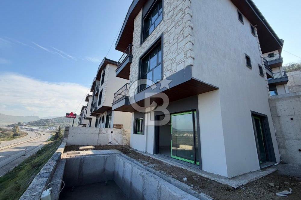 Menemen Göktepe'de 6+1 Özel Havuzlu Villa Güvenlikli Site Ramsa Adım Göktepe