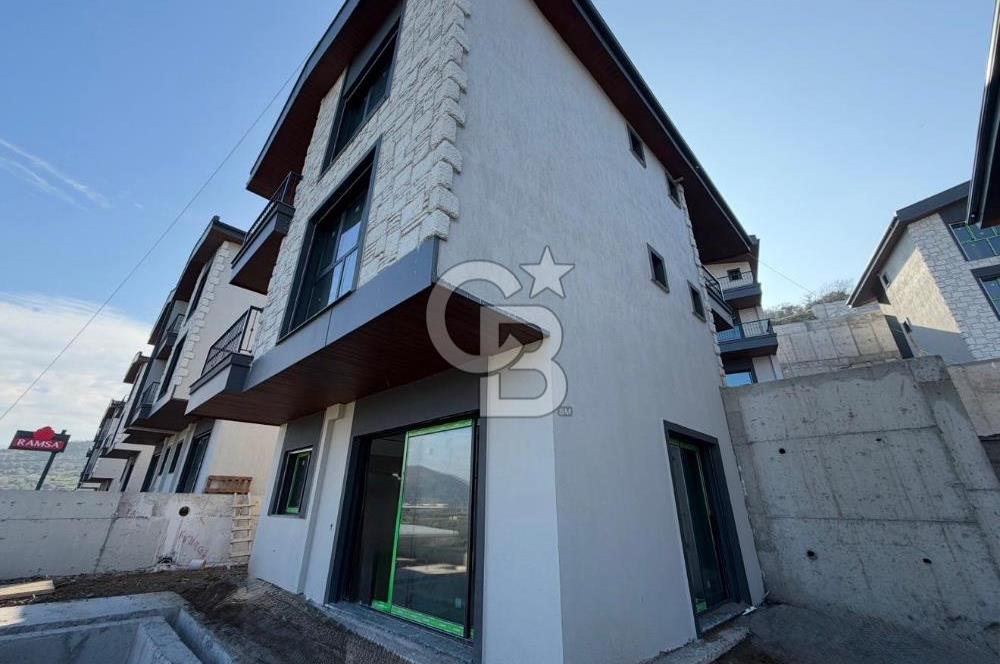 Menemen Göktepe'de 6+1 Özel Havuzlu Villa Güvenlikli Site Ramsa Adım Göktepe
