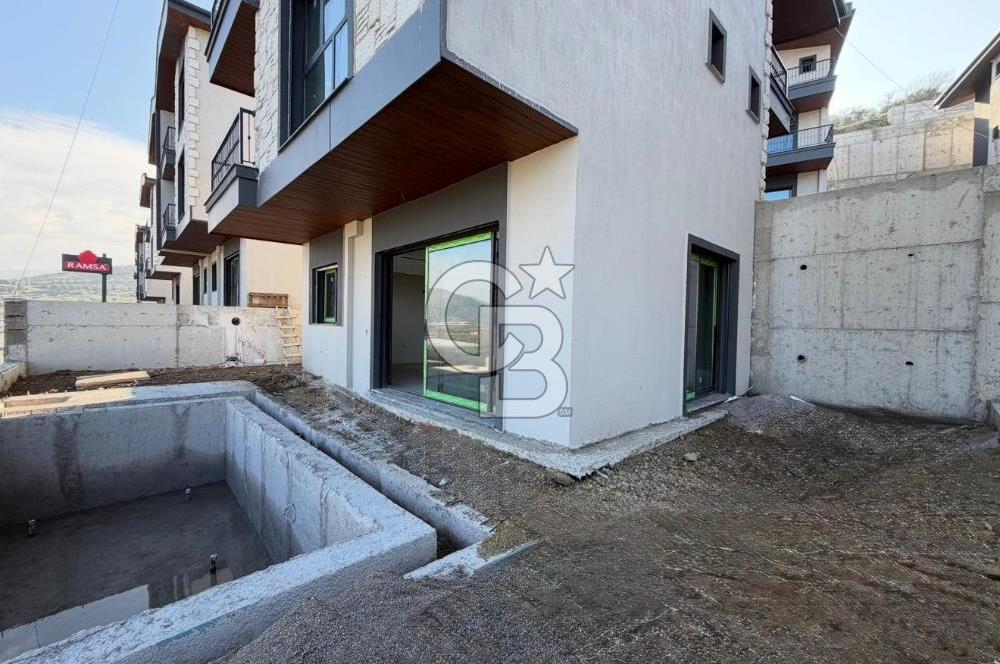 Menemen Göktepe'de 6+1 Özel Havuzlu Villa Güvenlikli Site Ramsa Adım Göktepe