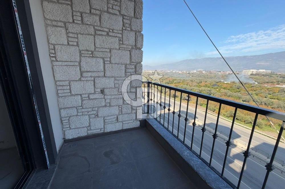 Menemen Göktepe'de 6+1 Özel Havuzlu Villa Güvenlikli Site Ramsa Adım Göktepe