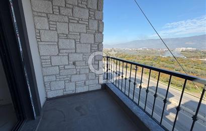 Menemen Göktepe'de 6+1 Özel Havuzlu Villa Güvenlikli Site Ramsa Adım Göktepe