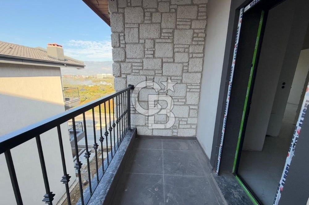 Menemen Göktepe'de 6+1 Özel Havuzlu Villa Güvenlikli Site Ramsa Adım Göktepe