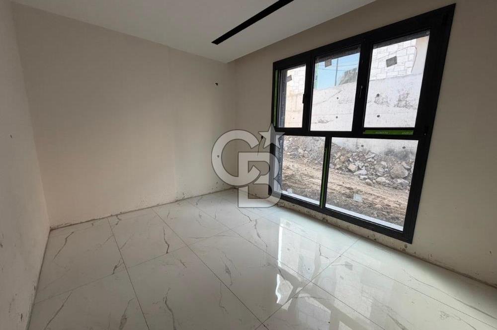 Menemen Göktepe'de 6+1 Özel Havuzlu Villa Güvenlikli Site Ramsa Adım Göktepe