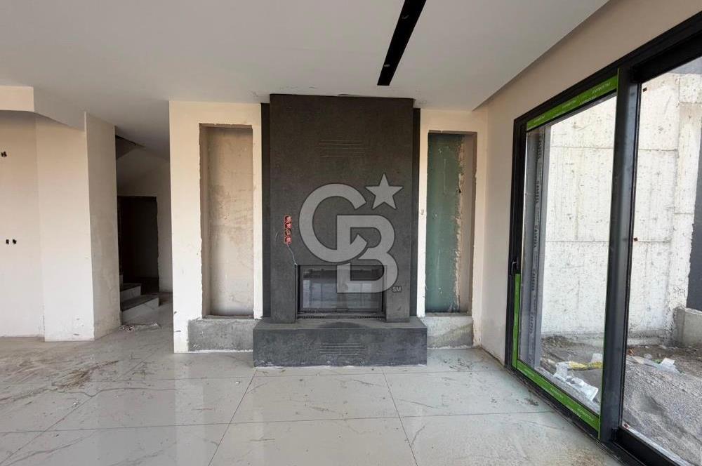Menemen Göktepe'de 6+1 Özel Havuzlu Villa Güvenlikli Site Ramsa Adım Göktepe