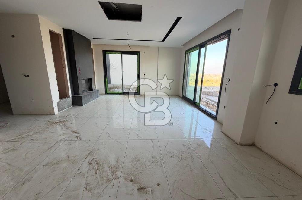 Menemen Göktepe'de 6+1 Özel Havuzlu Villa Güvenlikli Site Ramsa Adım Göktepe