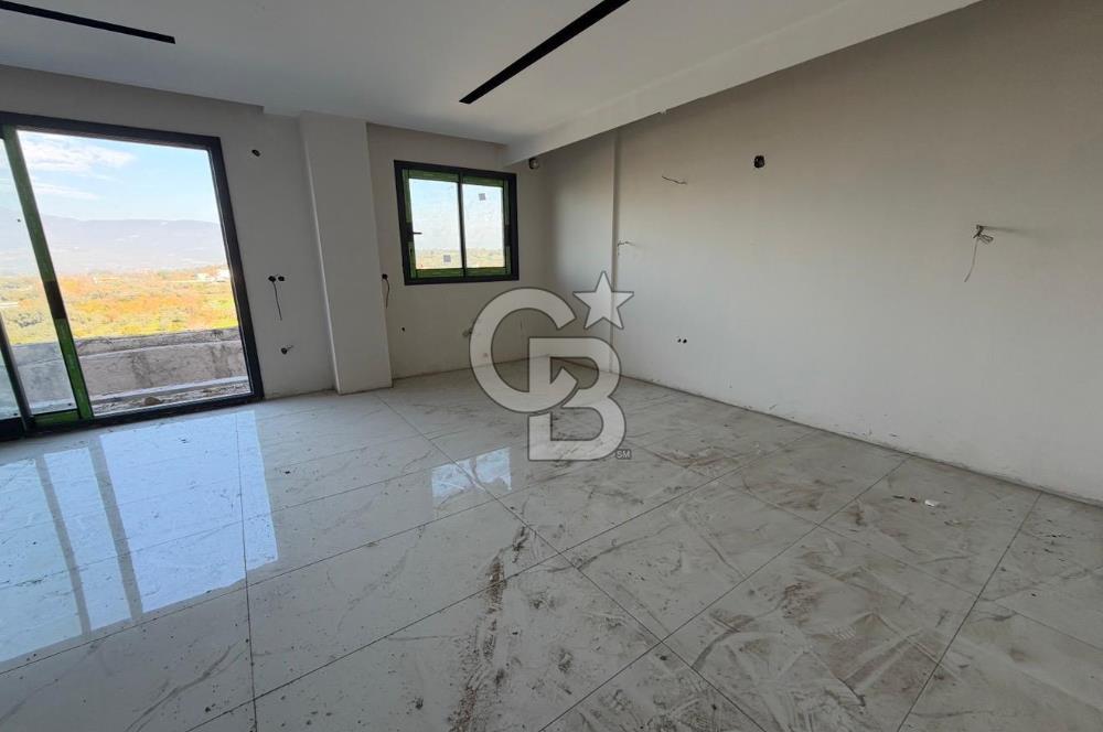 Menemen Göktepe'de 6+1 Özel Havuzlu Villa Güvenlikli Site Ramsa Adım Göktepe