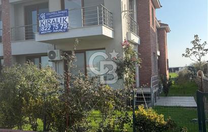 Foça Bağarası Hacıveli Mahallesinde Kiralık 2+1 Daire