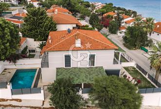 Çeşme Paşalimanı Denize 100m Mesafede Havuzlu Lüks Villa Satılık - 9 - 323620