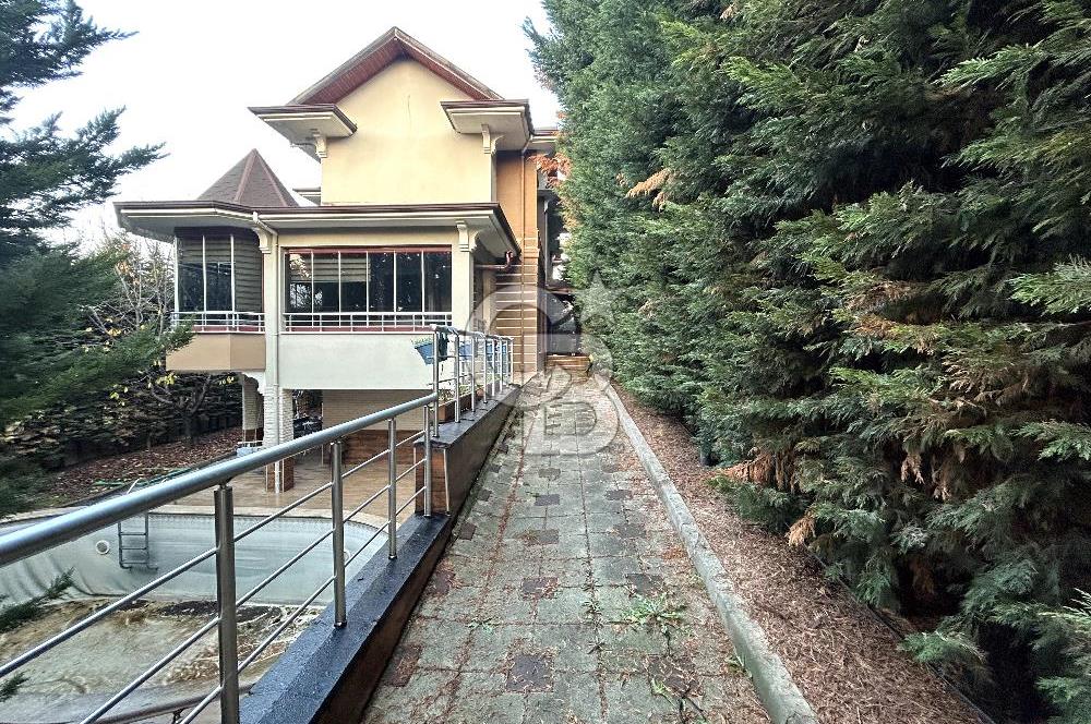 BURSA DEMİRCİ'DE ÖZEL TASARIM 6+2 VİLLA