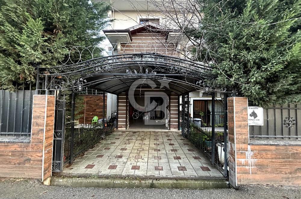 BURSA DEMİRCİ'DE ÖZEL TASARIM 6+2 VİLLA