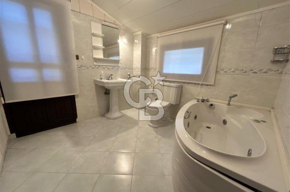 Tuzla Mercan Sahil'de Masalsı 4+2 villa