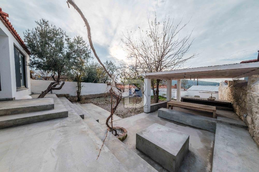 Ayvalık Mutlu Mahallesi 434 m² Arsada Yeni Tek Kat Müstakil Ev