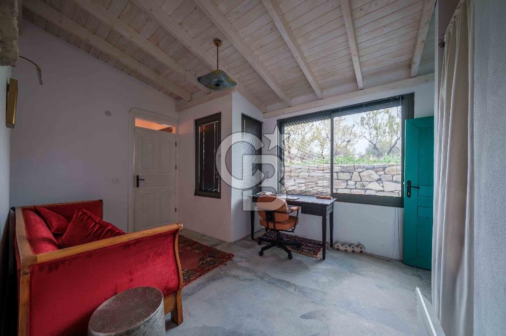 Ayvalık Mutlu Mahallesi 434 m² Arsada Yeni Tek Kat Müstakil Ev