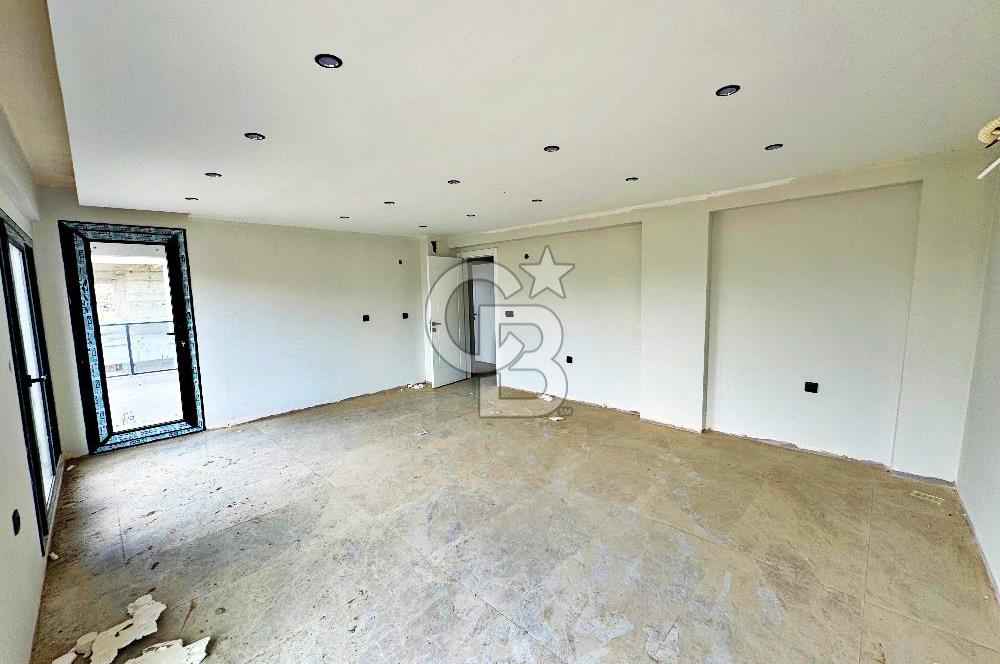 TORBALI MURATBEY'DE HAVUZLU SİTEDE SATILIK 3+1 DAİRE