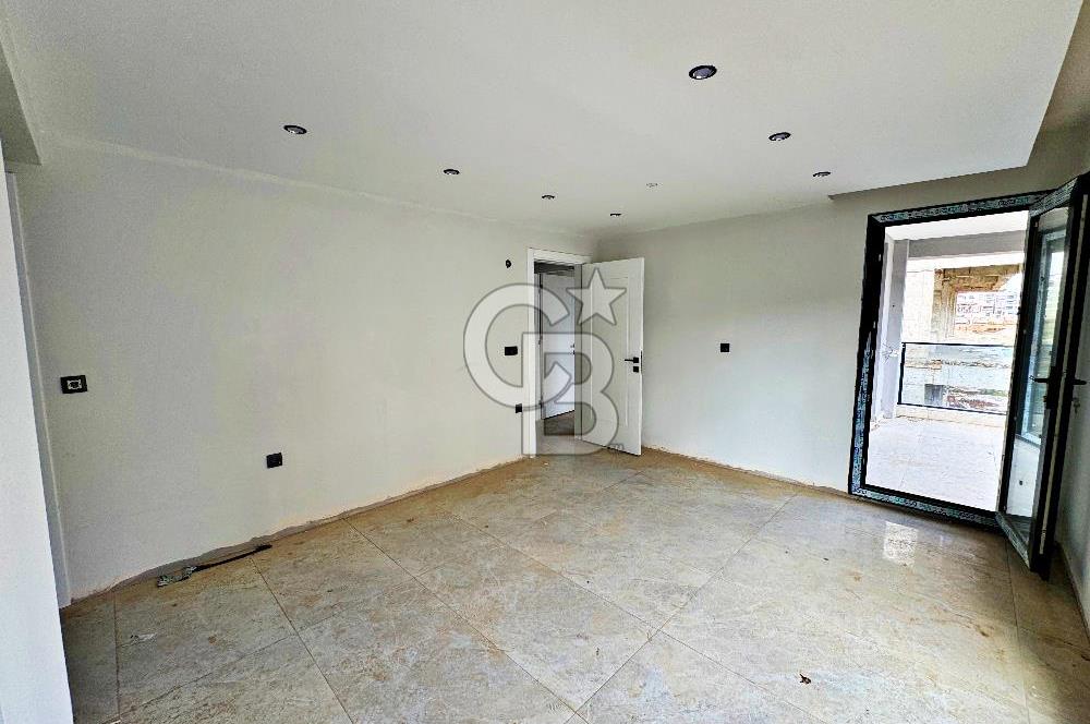 TORBALI MURATBEY'DE HAVUZLU SİTEDE SATILIK 3+1 DAİRE