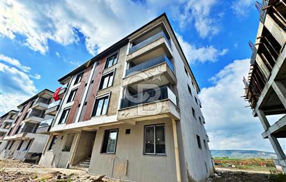 TORBALI MURATBEY'DE HAVUZLU SİTEDE SATILIK 3+1 DAİRE