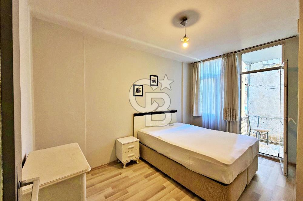 KARŞIYAKA ÇARŞI'DA EŞYALI KİRALIK 2+1 DAİRE