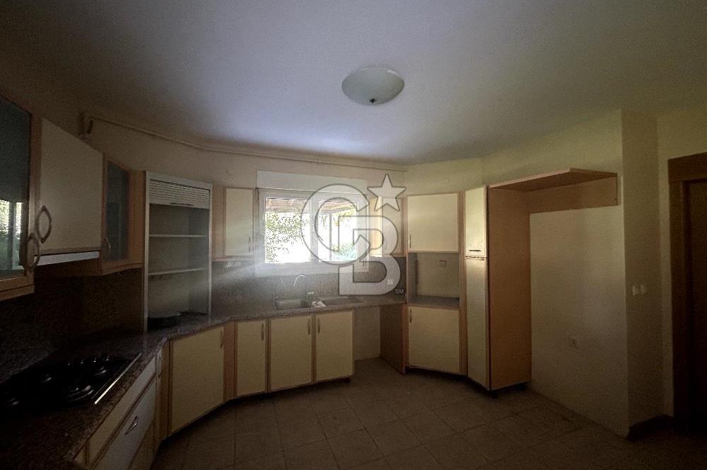 BADEMLİ YAMAÇLAR SİTESİNDE KİRALIK VİLLA