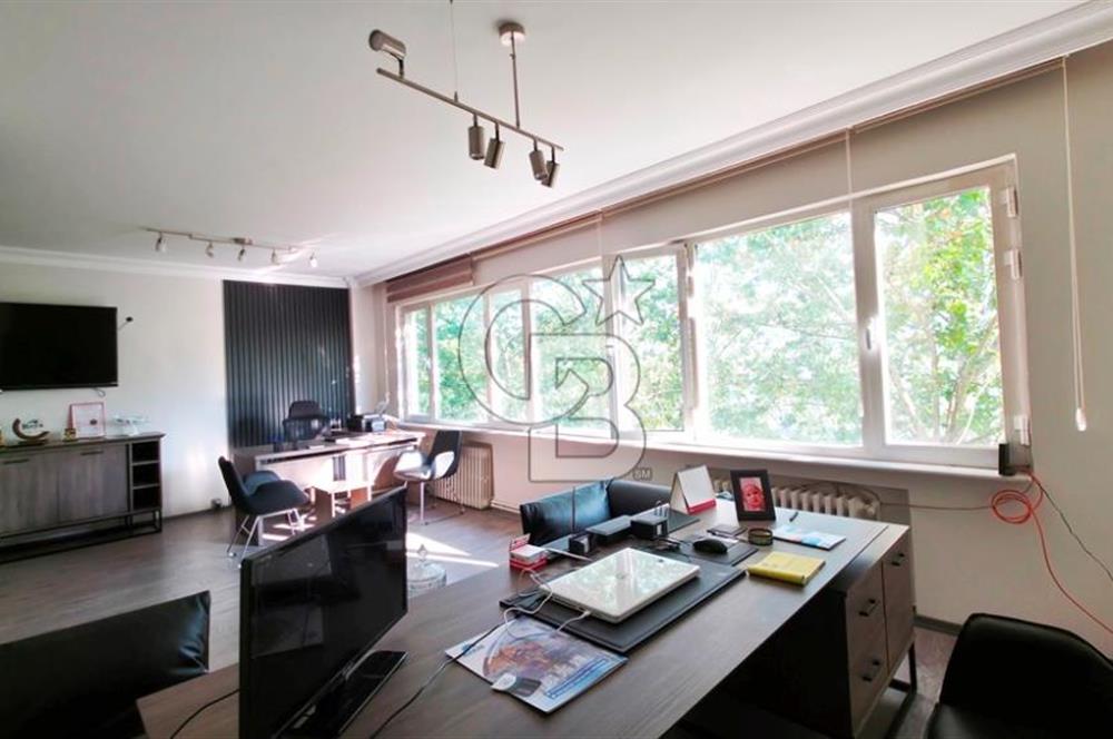 Millet Caddesi İşyerine Uygun Asansörlü 180m2 4+1 Daire&Ofis