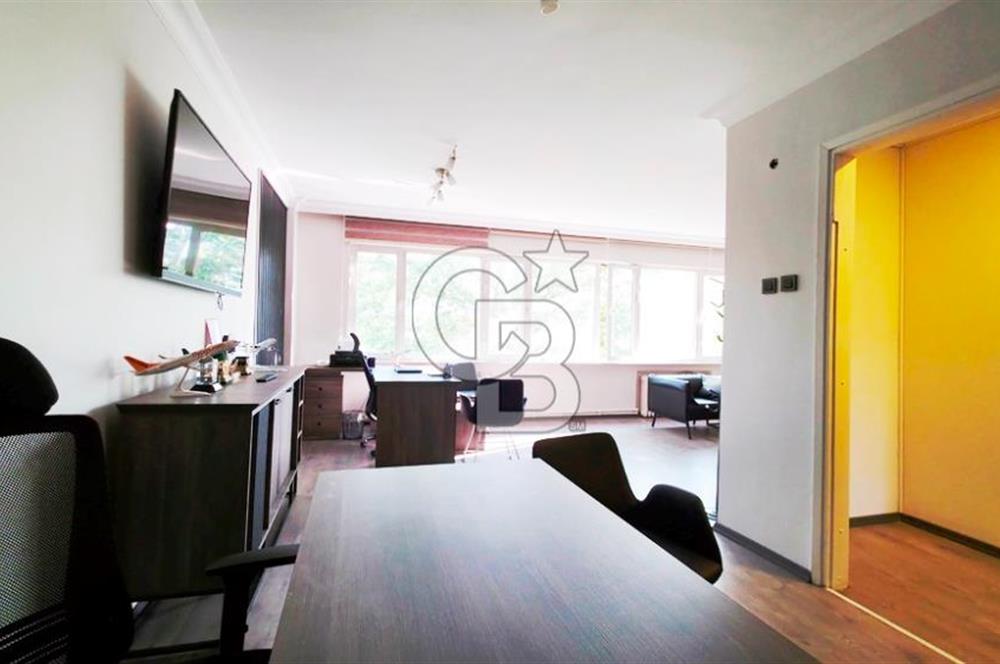 Millet Caddesi İşyerine Uygun Asansörlü 180m2 4+1 Daire&Ofis
