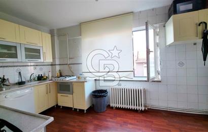 Millet Caddesi İşyerine Uygun Asansörlü 180m2 4+1 Daire&Ofis