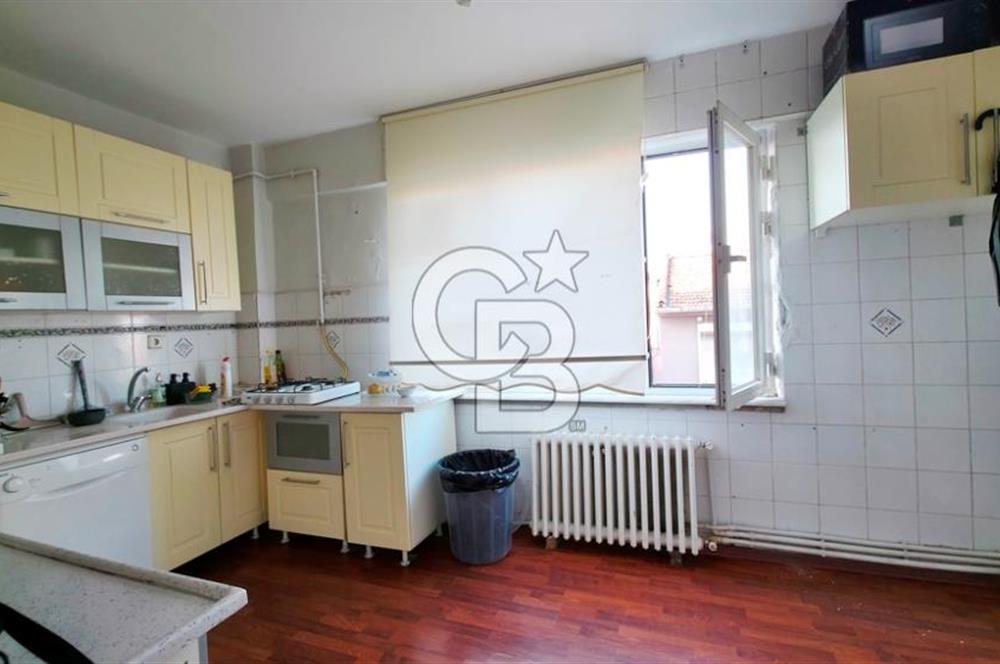 Millet Caddesi İşyerine Uygun Asansörlü 180m2 4+1 Daire&Ofis