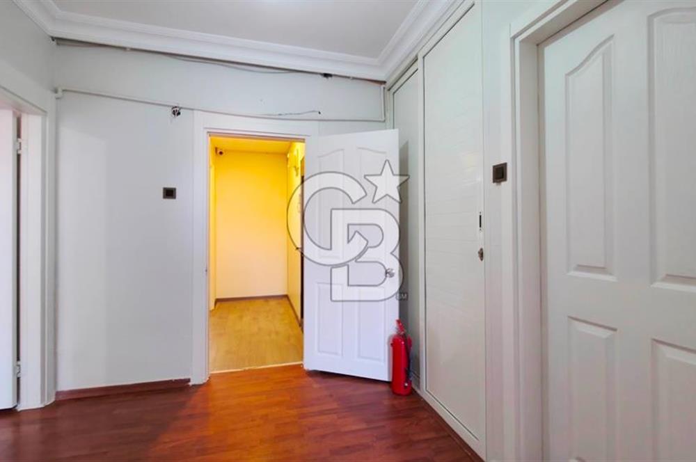 Millet Caddesi İşyerine Uygun Asansörlü 180m2 4+1 Daire&Ofis