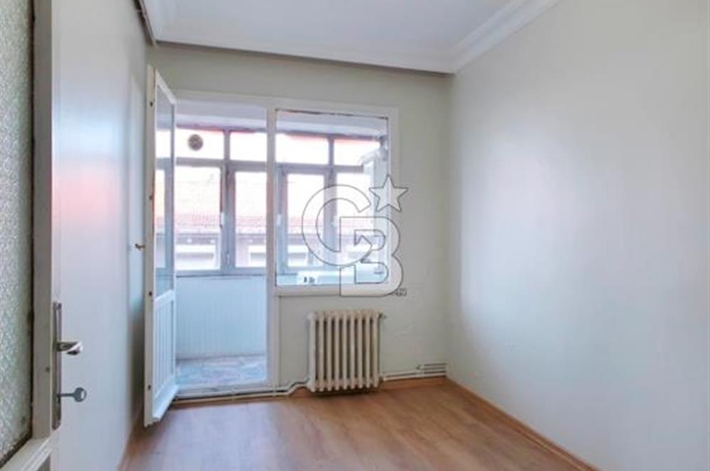 Millet Caddesi İşyerine Uygun Asansörlü 180m2 4+1 Daire&Ofis