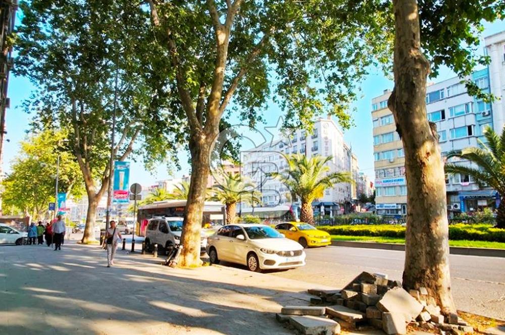 Millet Caddesi İşyerine Uygun Asansörlü 180m2 4+1 Daire&Ofis
