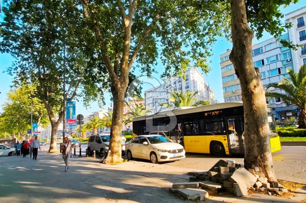 Millet Caddesi İşyerine Uygun Asansörlü 180m2 4+1 Daire&Ofis