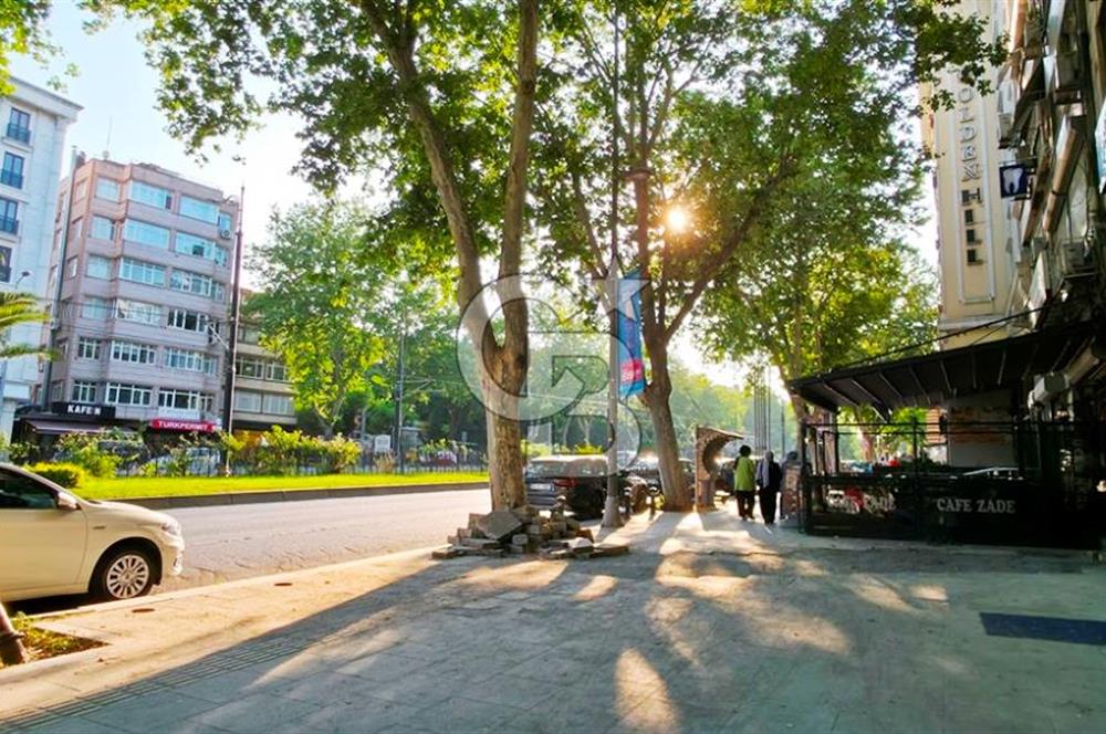 Millet Caddesi İşyerine Uygun Asansörlü 180m2 4+1 Daire&Ofis